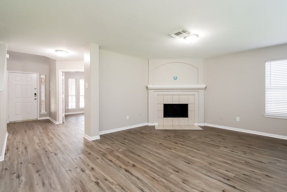 14635 Lothbury Dr - Photo 6 of 17