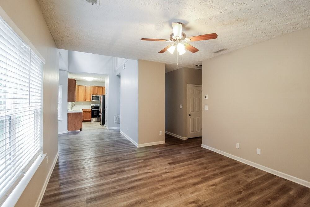7047 Red Maple Ln - Photo 5 of 17