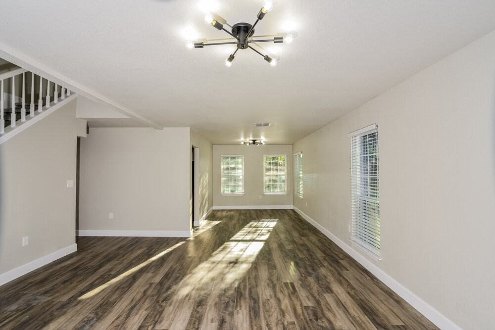 7310 Oswego Dr - Photo 5 of 17