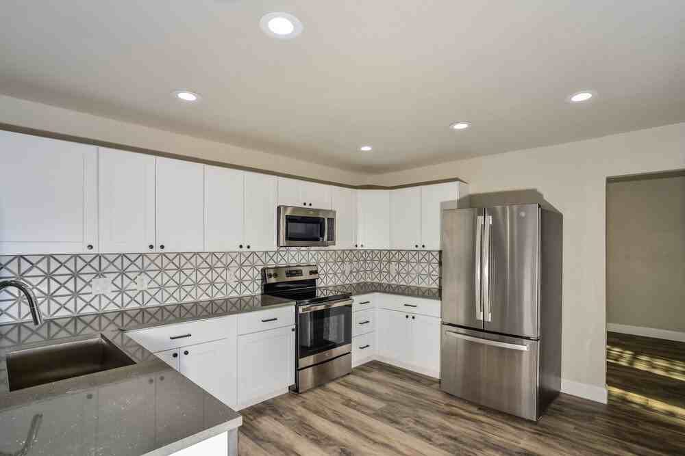 7310 Oswego Dr - Photo 7 of 17