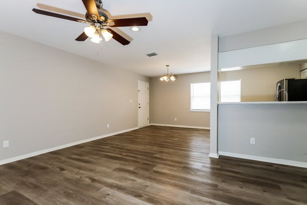 9804 N Connechusett Rd - Photo 3 of 16
