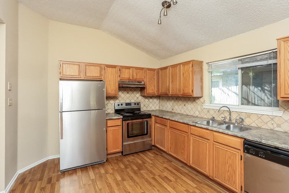 3704 Chaddybrook Ln - Photo 6 of 16