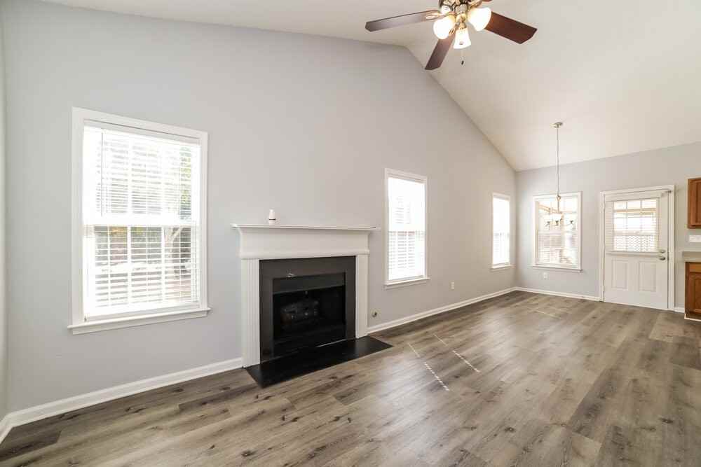 100 Fawn Ln - Photo 3 of 16