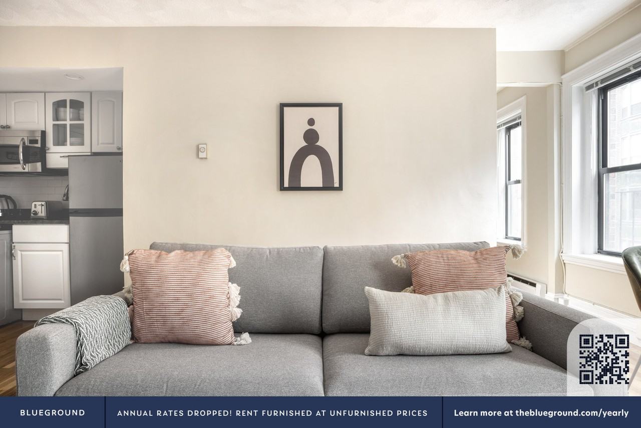 230 Newbury St #689 - Photo 4 of 15