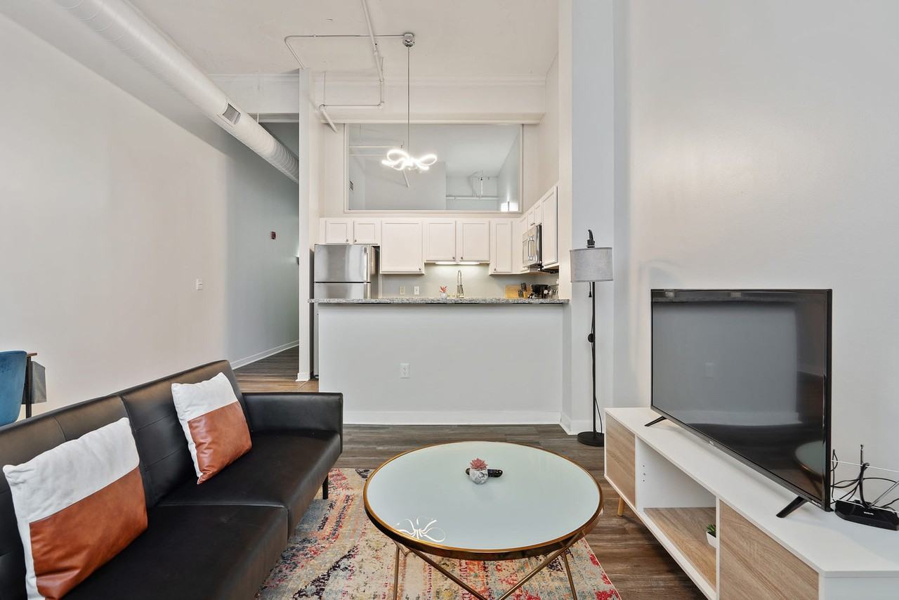 50 N Illinois St #1035270P - Photo 3 of 27