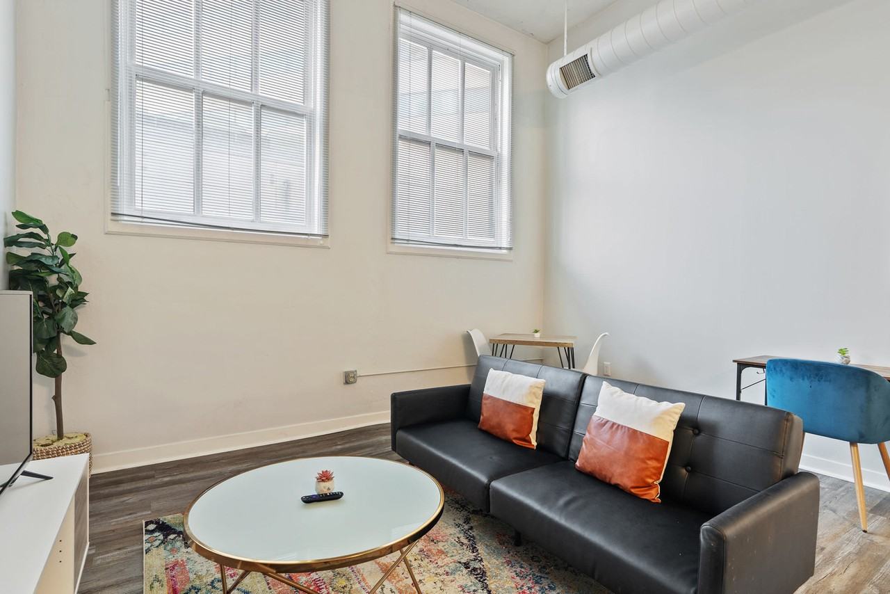 50 N Illinois St #1035270P - Photo 4 of 27