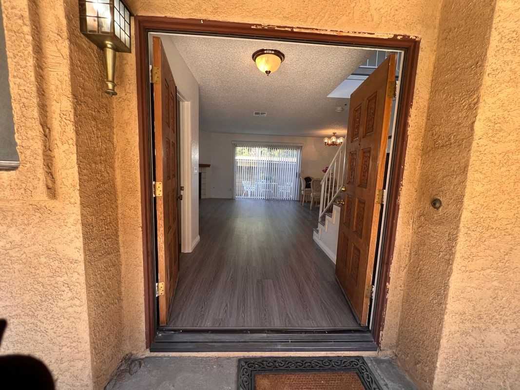 12117 Ramona Blvd - Photo 2 of 15