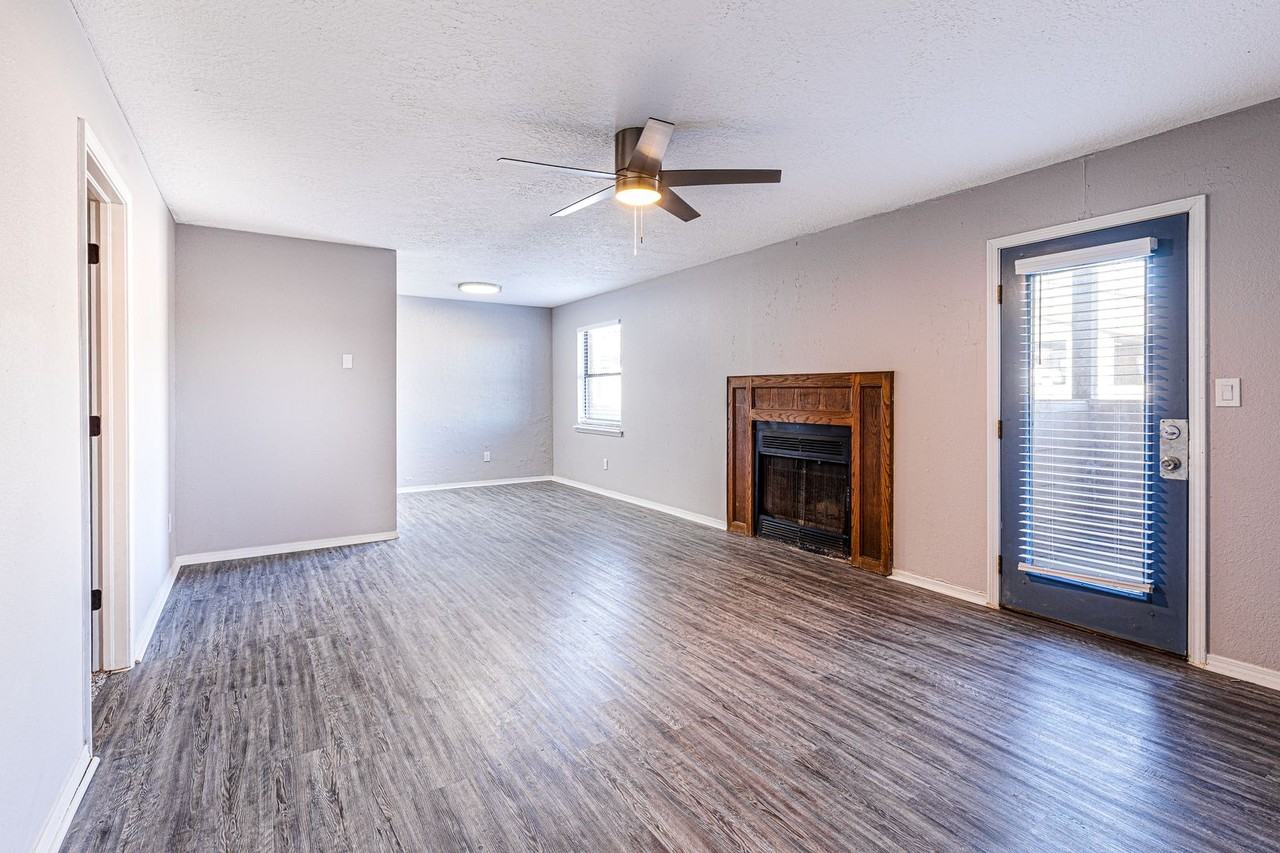 4002 4002 A NW Ozmun Ave - 4002 A-4 #4 - Photo 3 of 17