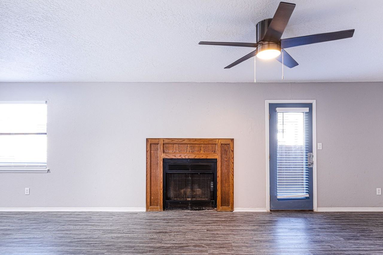 4002 4002 A NW Ozmun Ave - 4002 A-4 #4 - Photo 4 of 17