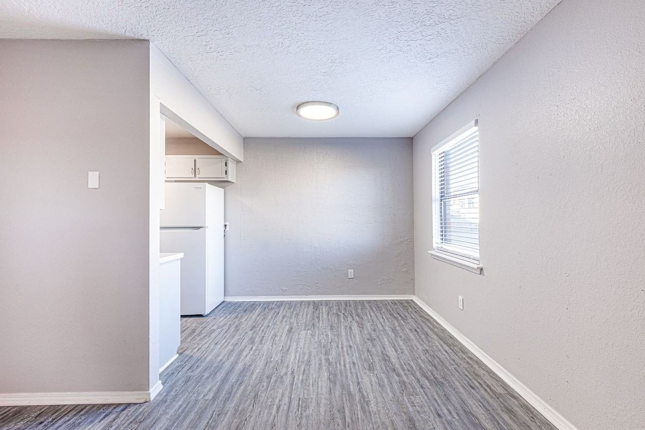 4002 4002 A NW Ozmun Ave - 4002 A-4 #4 - Photo 5 of 17