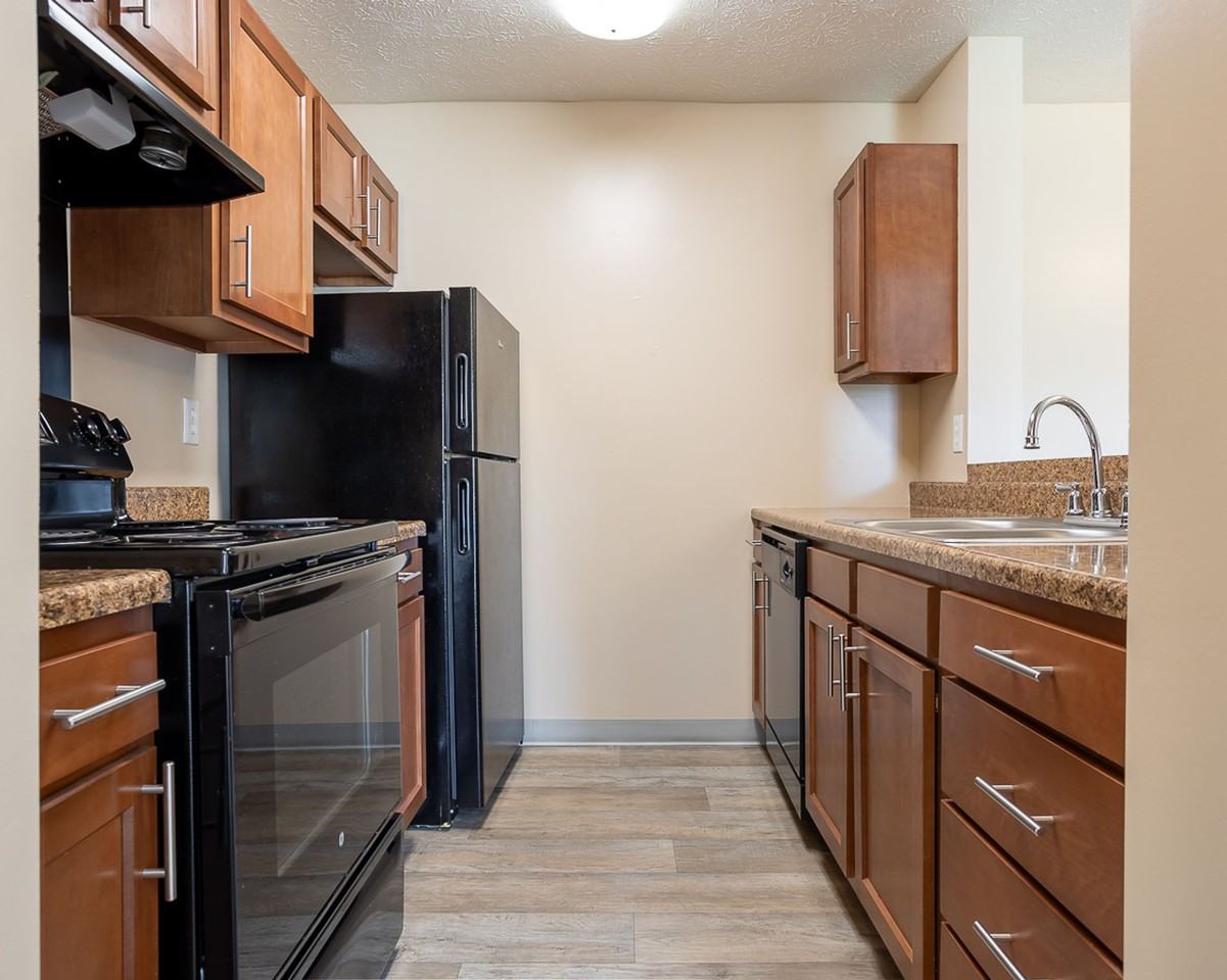 Walnut Manor Apartments - Photo 3 of 50