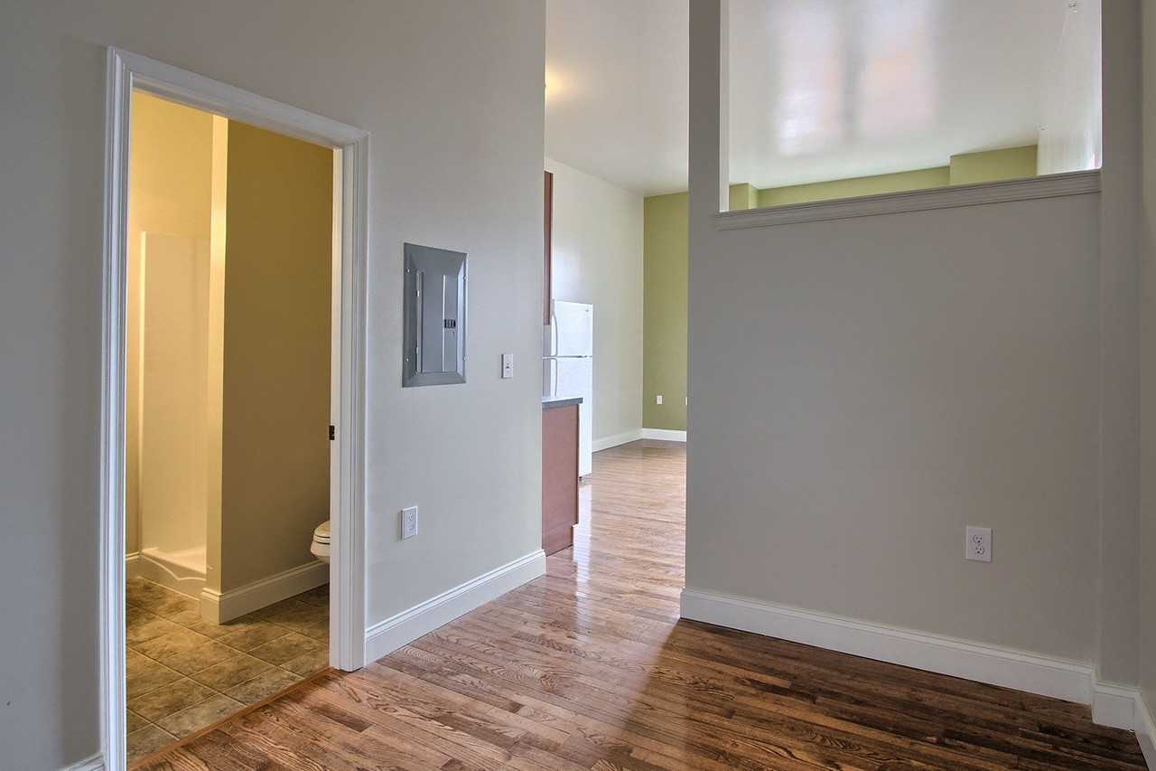 Glass Factory - Photo 7 of 20