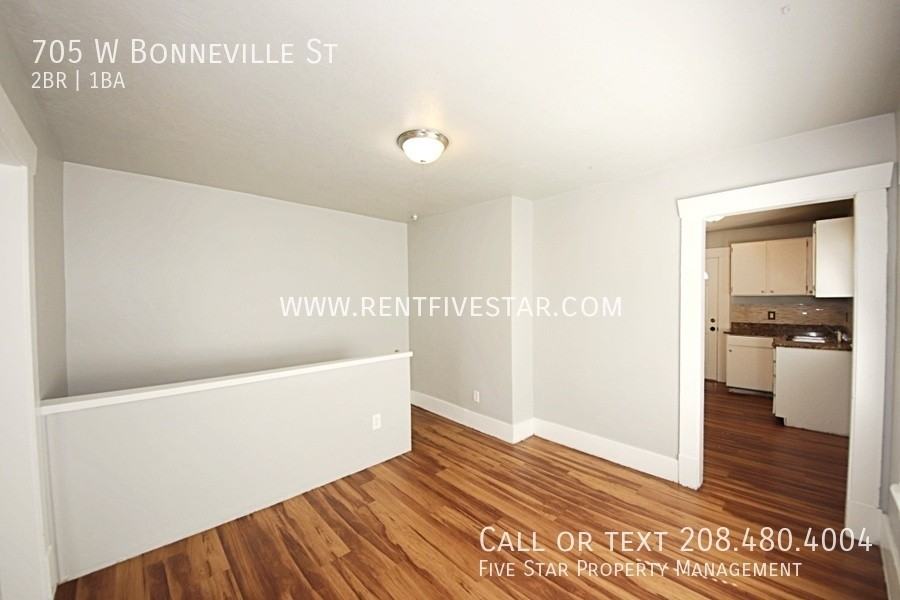 705 W Bonneville St - Photo 3 of 11