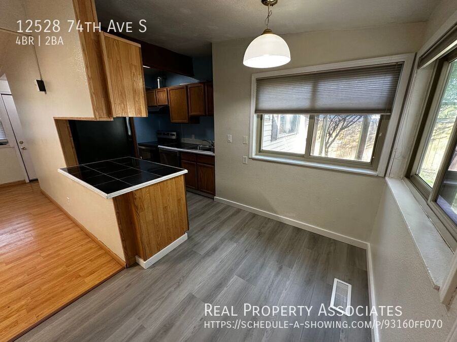 12528 74th Ave S - Photo 3 of 13