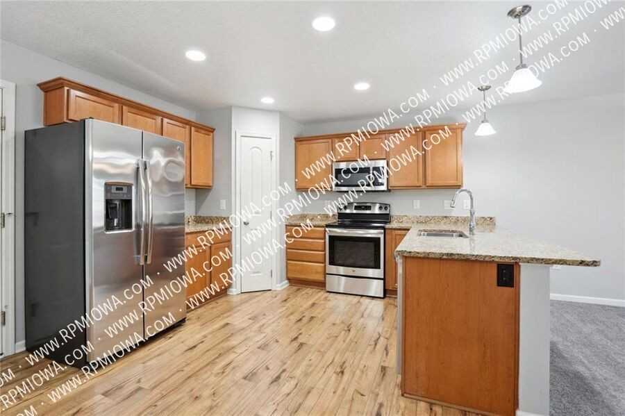 705 Cypress Pl - Photo 2 of 16