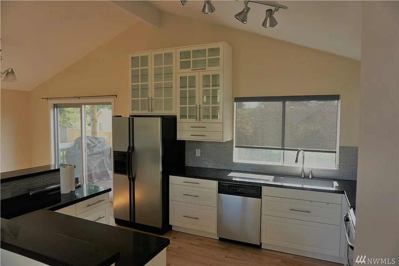 22202 88th Ave W - Photo 3 of 24