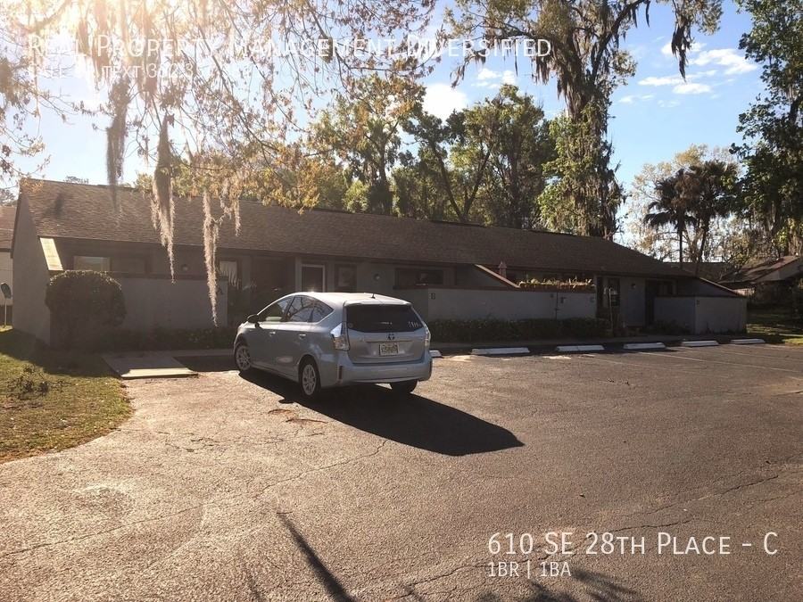 610 Se 28th Pl #C - Photo 2 of 8