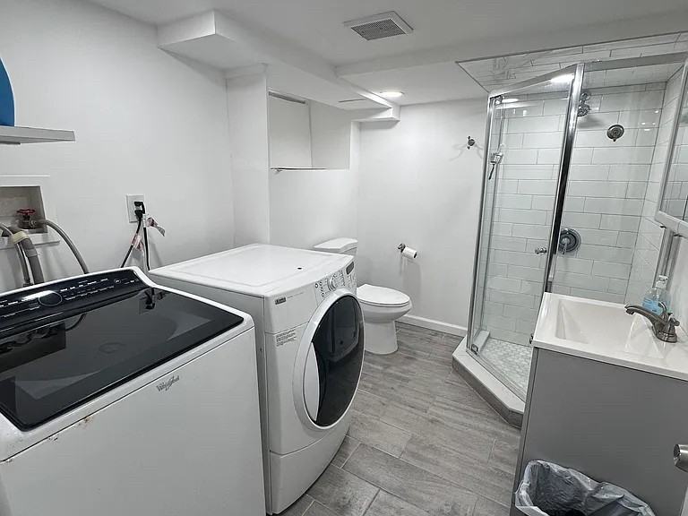 2212 Story Ave - Photo 2 of 8