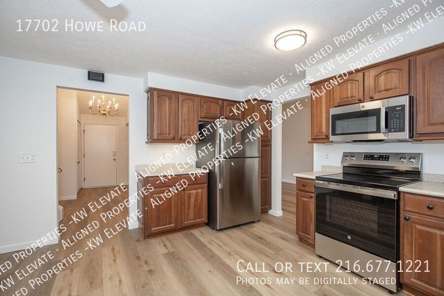 17702 Howe Rd - Photo 3 of 44