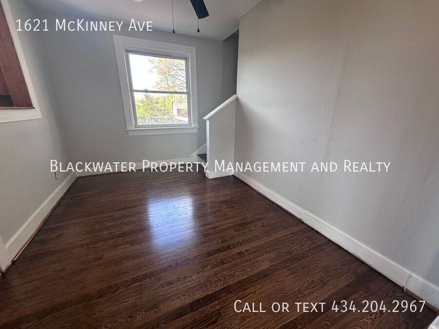 1621 Mckinney Ave - Photo 3 of 7