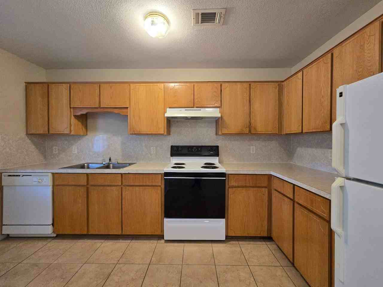 4601 Hudson Dr #C - Photo 4 of 19
