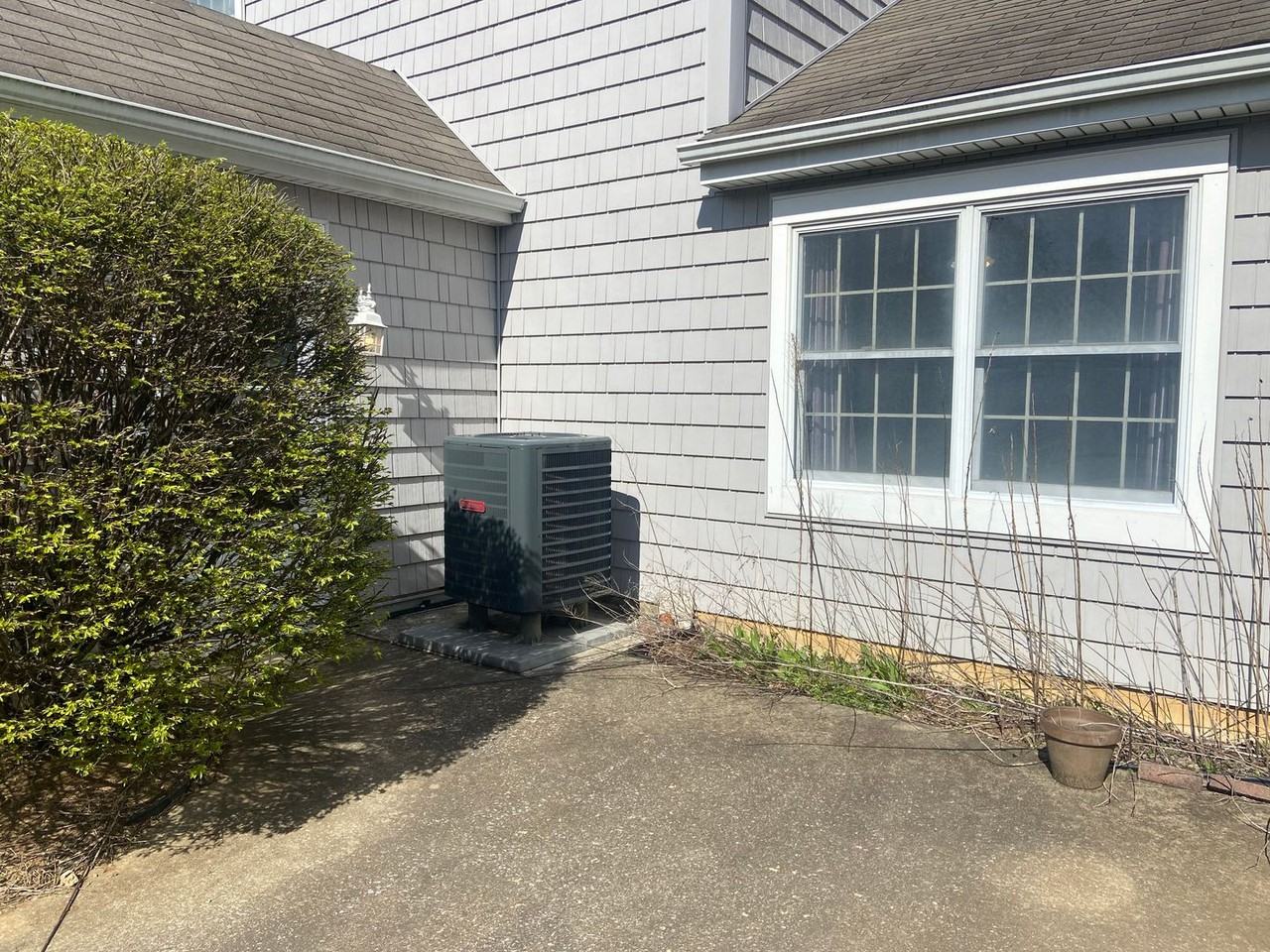 238 Crescent Dr - Photo 2 of 20