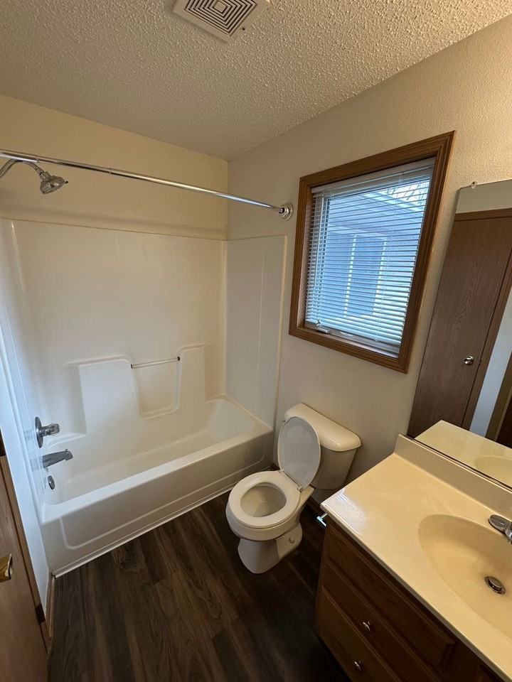 1011 Kellogg Ave - Photo 5 of 18