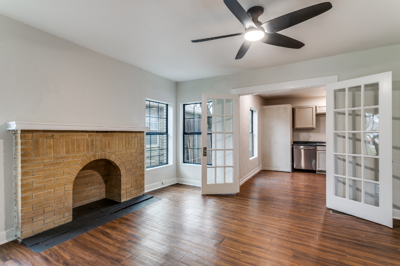 826 North Clinton Avenue #824 - Photo 3 of 14