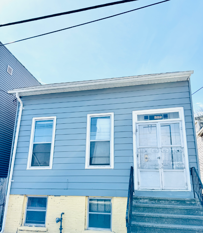 502 1st St - Photo 3 of 19