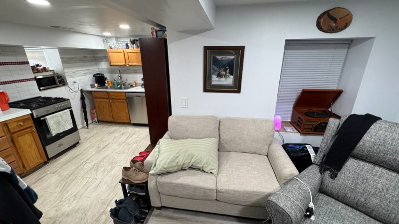 1254 N Bosworth Ave #1B - Photo 3 of 13