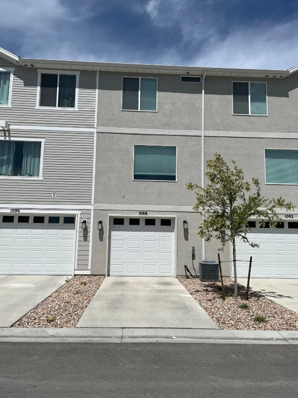 1087 E Waterway Ln - Photo 2 of 38