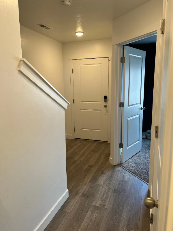 1087 E Waterway Ln - Photo 3 of 38