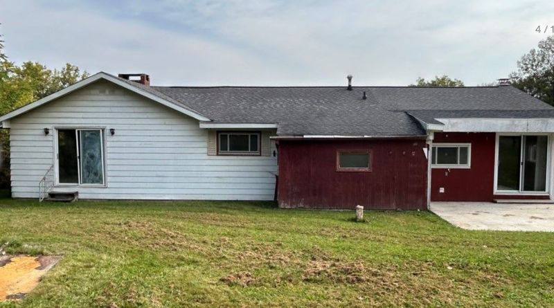 6255 Crittenden Rd - Photo 3 of 5