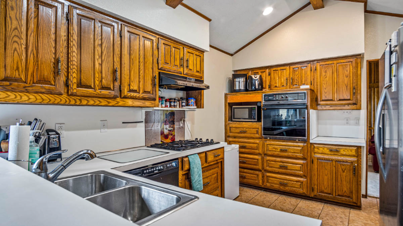 2013 Stain Glass Dr - Photo 5 of 11