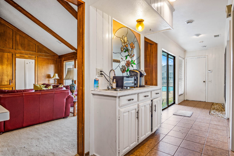 2013 Stain Glass Dr - Photo 7 of 11