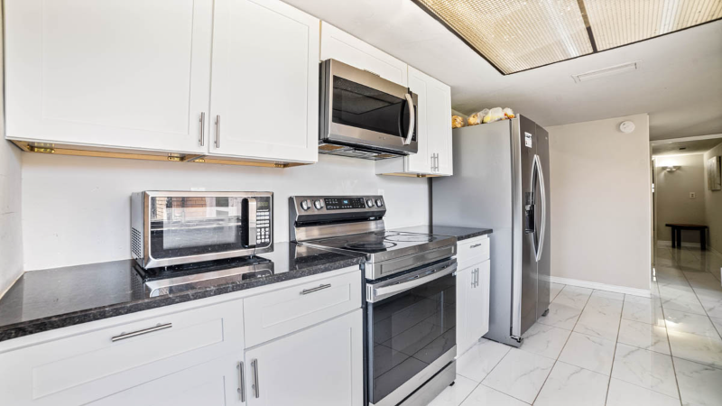 6407 Chinaberry Trl - Photo 5 of 13