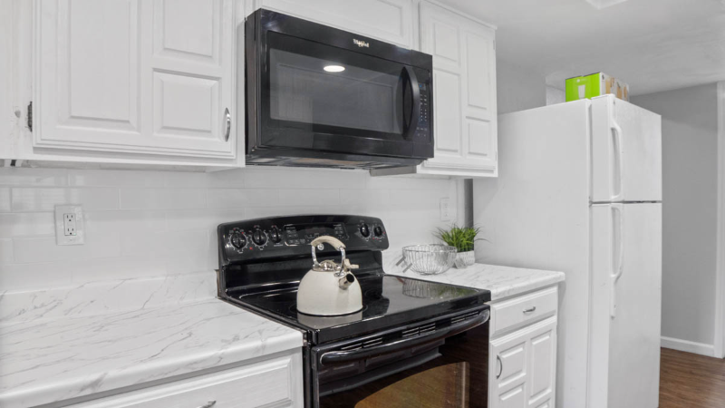 3317 John Muir Ct - Photo 6 of 12