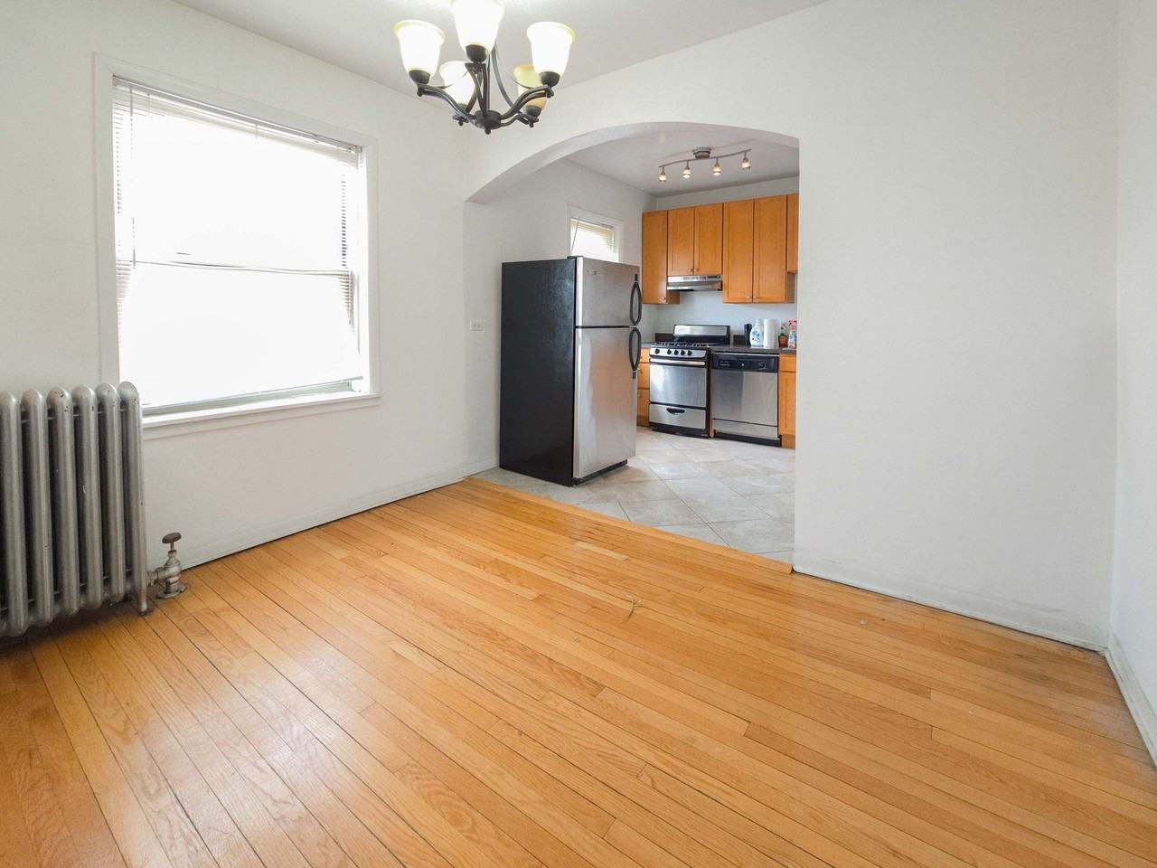 4501-09 N. Greenview - Photo 3 of 9