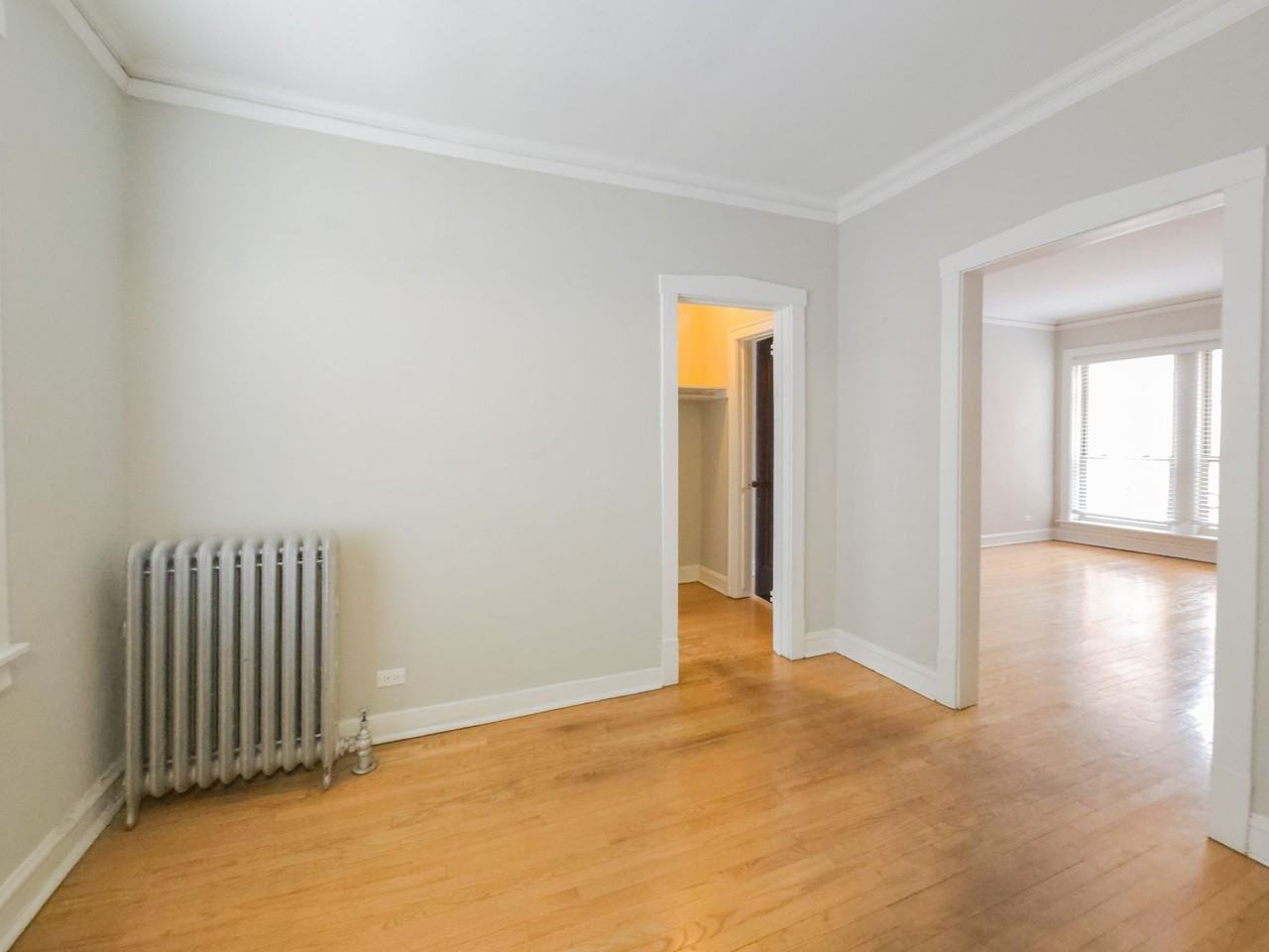 4501-09 N. Greenview - Photo 6 of 9