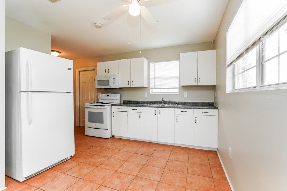 5407 3rd St W - Photo 7 of 16