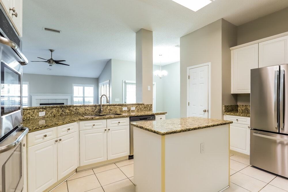 2347 Foxhaven Dr W - Photo 7 of 16