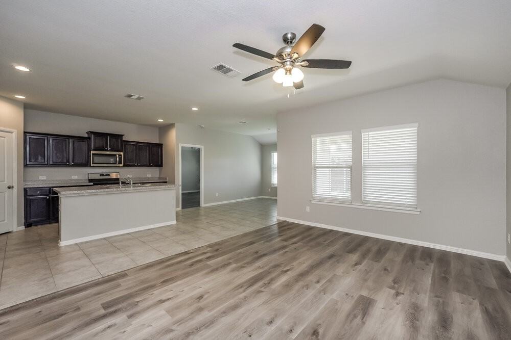 10234 Fort Brown Trl - Photo 4 of 16