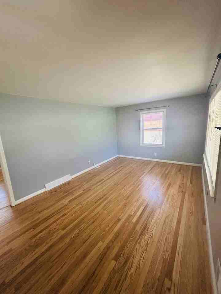 1709 Quarry Hill Rd - Photo 2 of 18