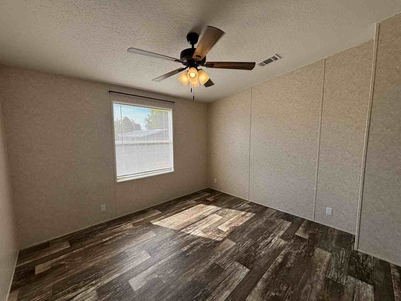 3910 W 25th St - Photo 6 of 14