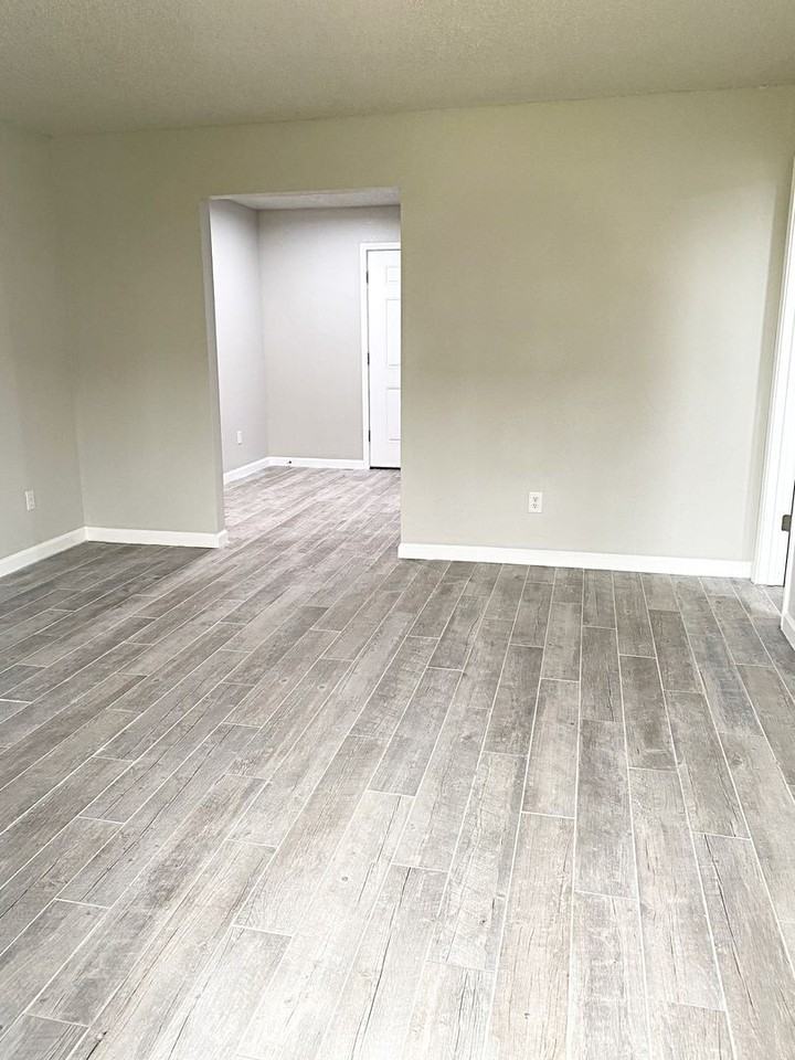 5921 Bedford Dr Apt A - Photo 2 of 13