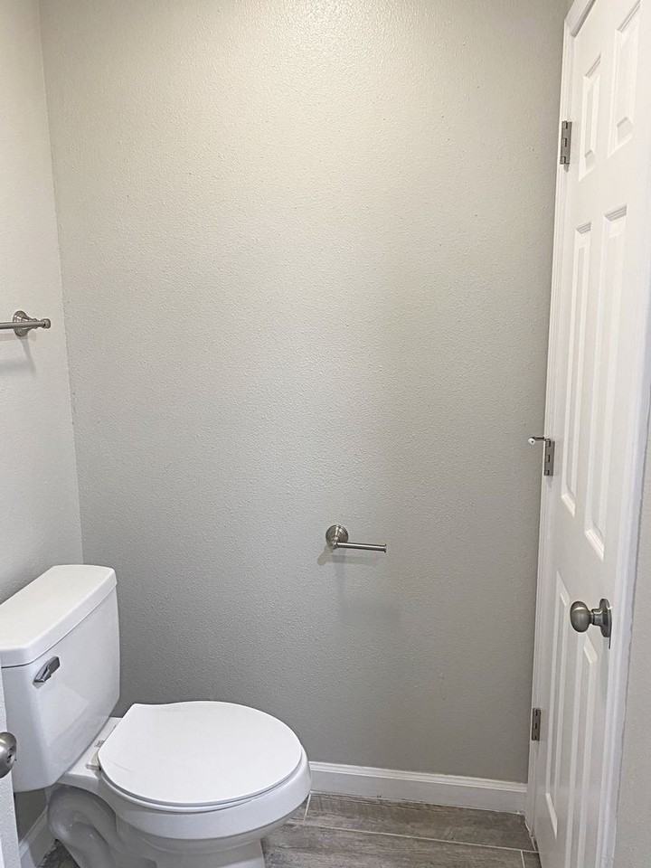 5921 Bedford Dr Apt A - Photo 7 of 13