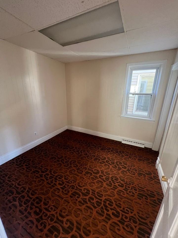 326 Ash St - Photo 2 of 8