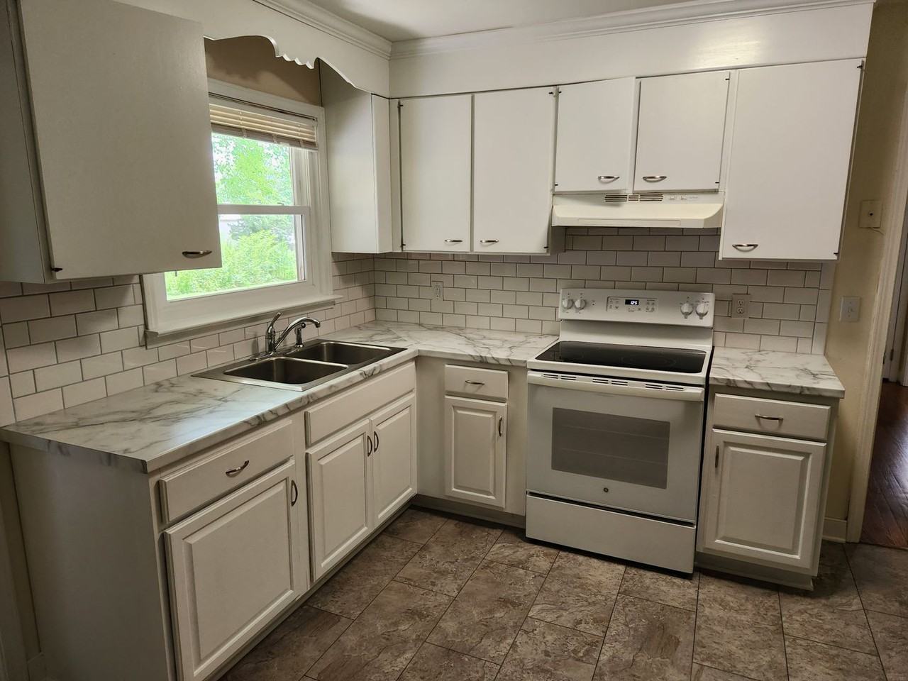 2303 Druid Dr - Photo 3 of 8