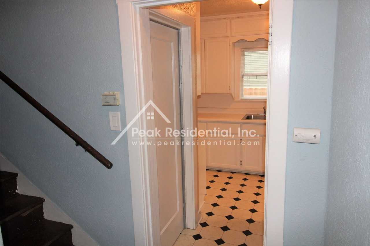 1156 Santa Barbara Ct - Photo 5 of 21
