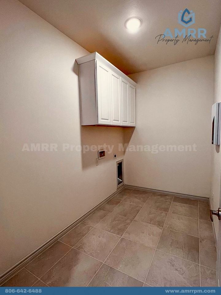 5205 Congress St - Photo 6 of 16